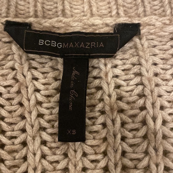BCBG Emmy Sweater. Slouchy fit. Light brown/Tan. XS - Picture 2 of 2
